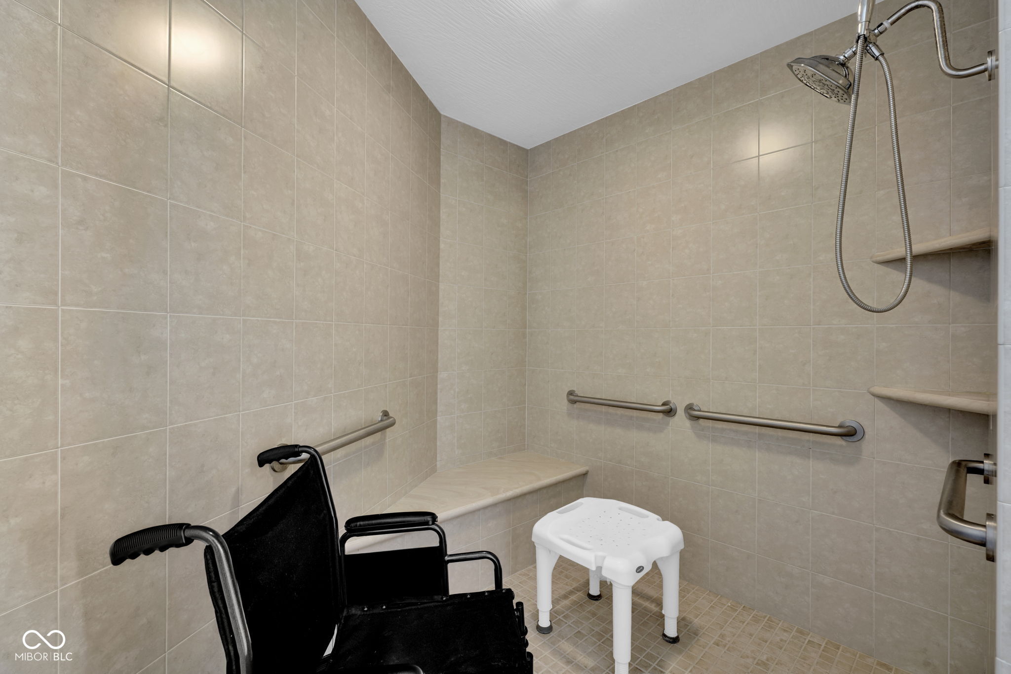 2202 Pear Tree Court Columbus, IN 47201 - Photo 22 of 39