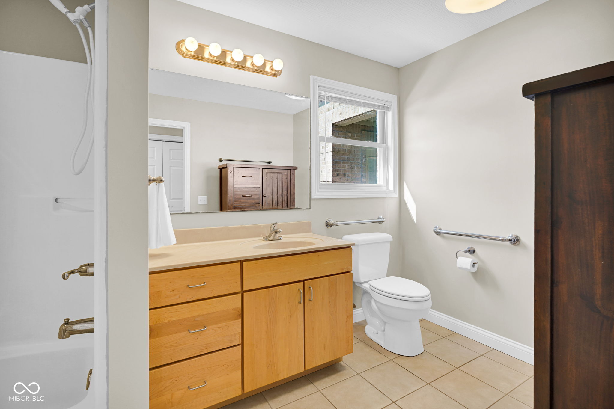 2202 Pear Tree Court Columbus, IN 47201 - Photo 31 of 39