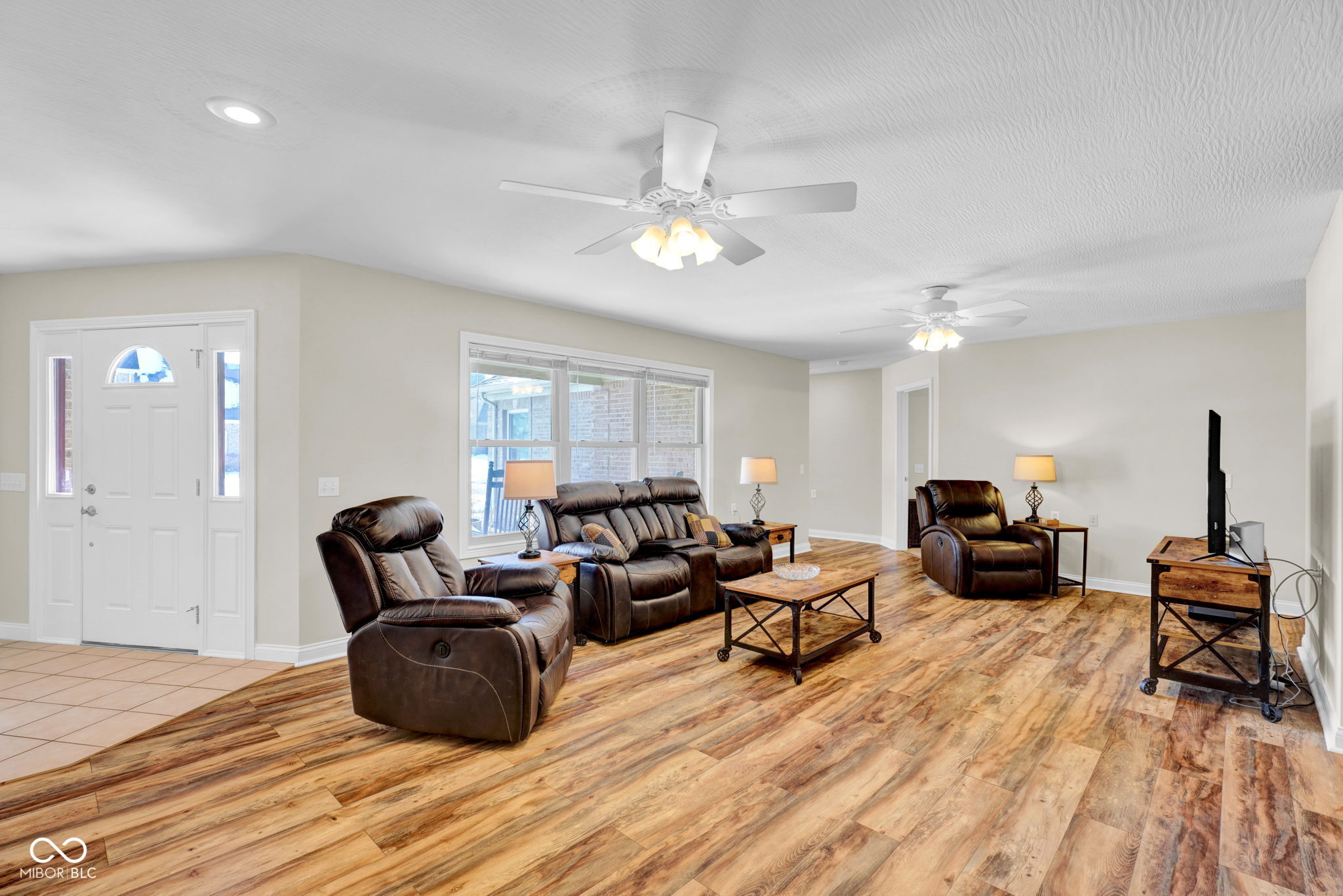 2202 Pear Tree Court Columbus, IN 47201 - Photo 4 of 39