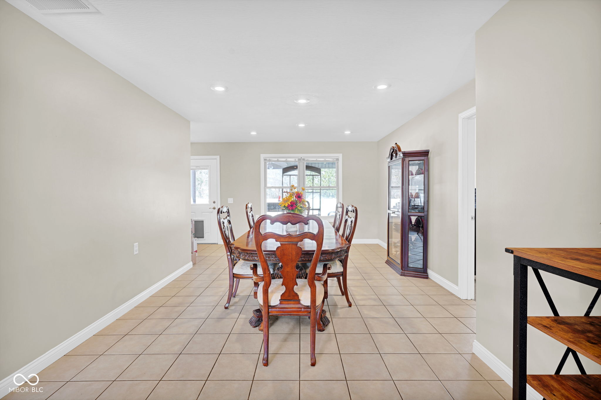 2202 Pear Tree Court Columbus, IN 47201 - Photo 7 of 39