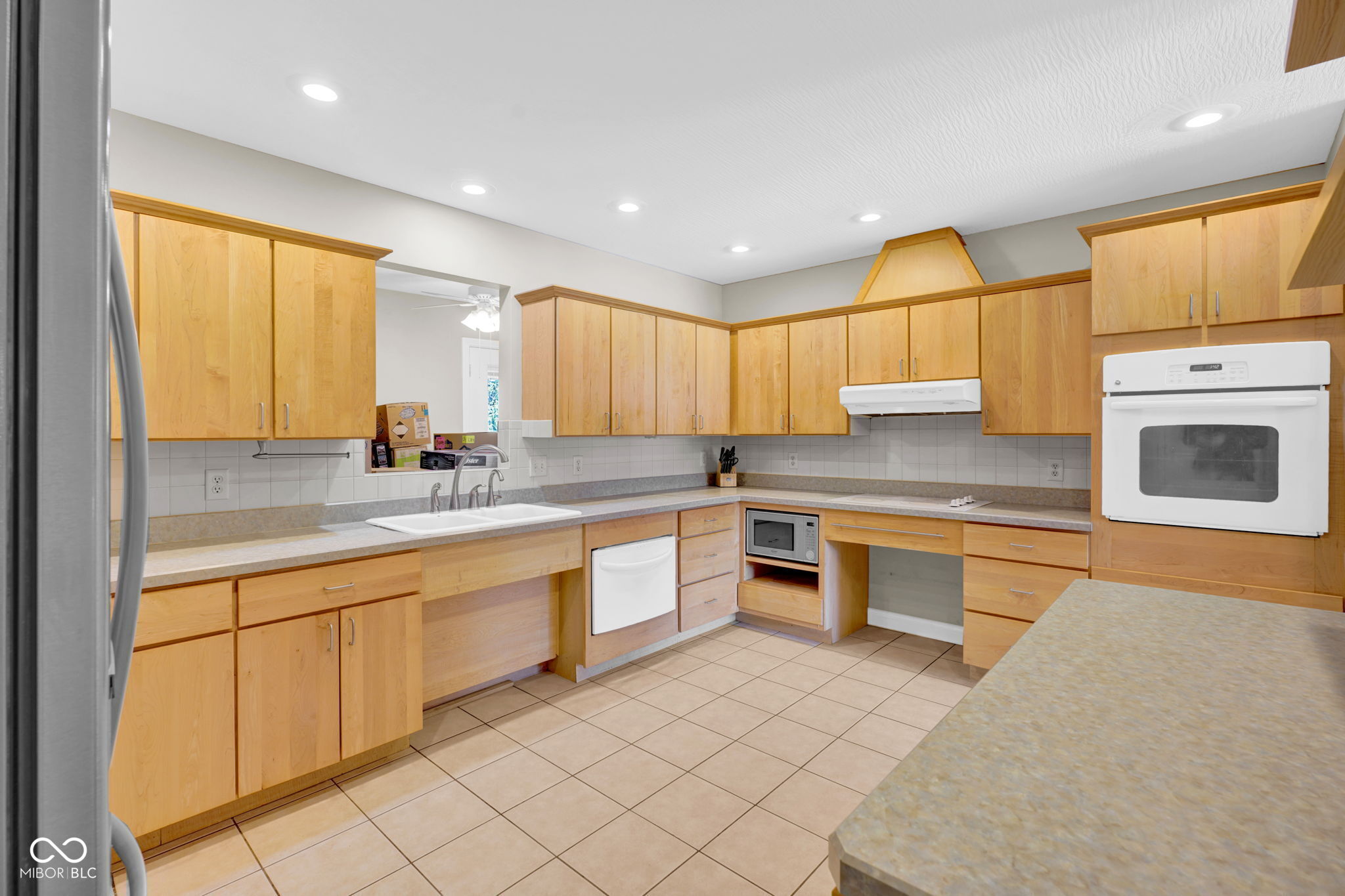 2202 Pear Tree Court Columbus, IN 47201 - Photo 10 of 39