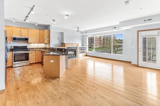 $269,000 | 460 Ford Road, Unit 203, St. Louis Park, MN 55426