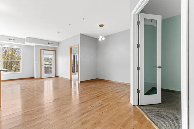 $269,000 | 460 Ford Road, Unit 203, St. Louis Park, MN 55426