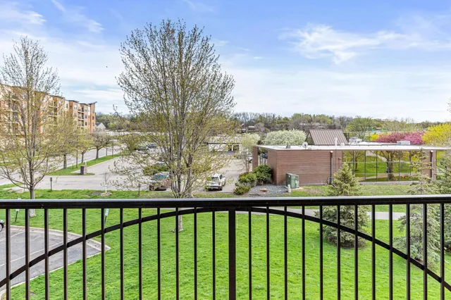 $269,000 | 460 Ford Road, Unit 203, St. Louis Park, MN 55426