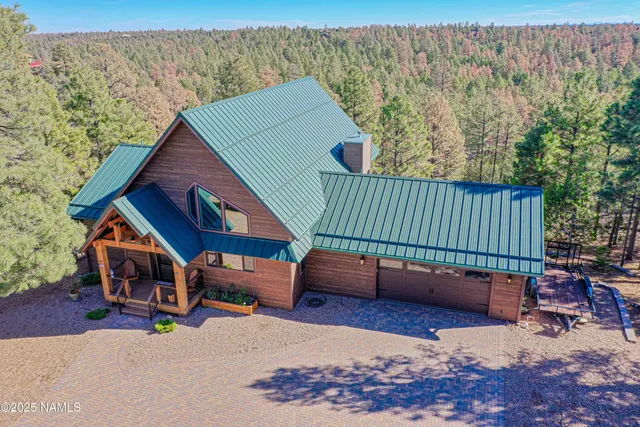 $785,000 | 2893 Cedar Ridge Drive, Overgaard, AZ 85933