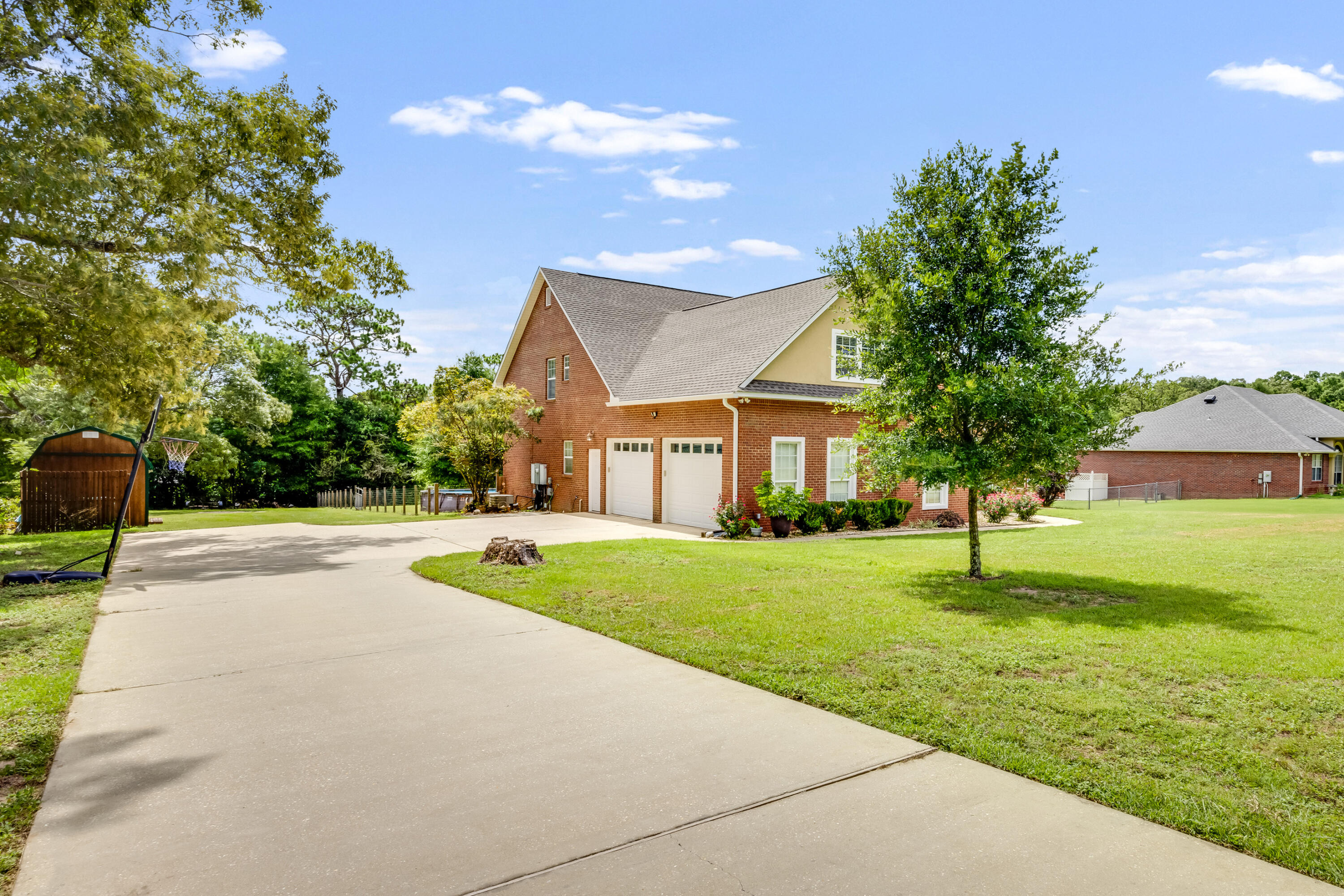 5921 Oak Hill Road Crestview, FL 32536 - Photo 3 of 58 Driveway