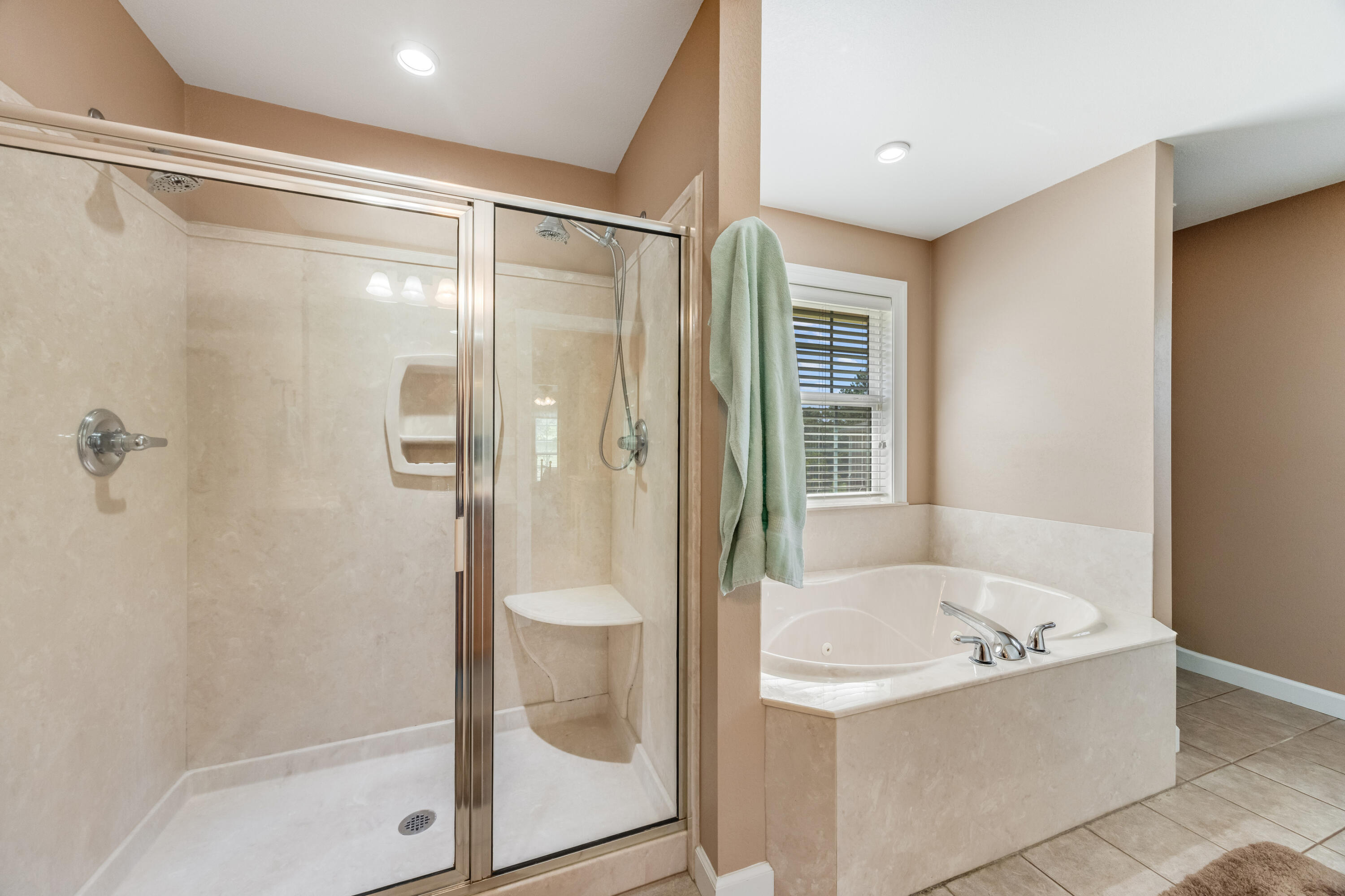 5921 Oak Hill Road Crestview, FL 32536 - Photo 31 of 58 Master Bath