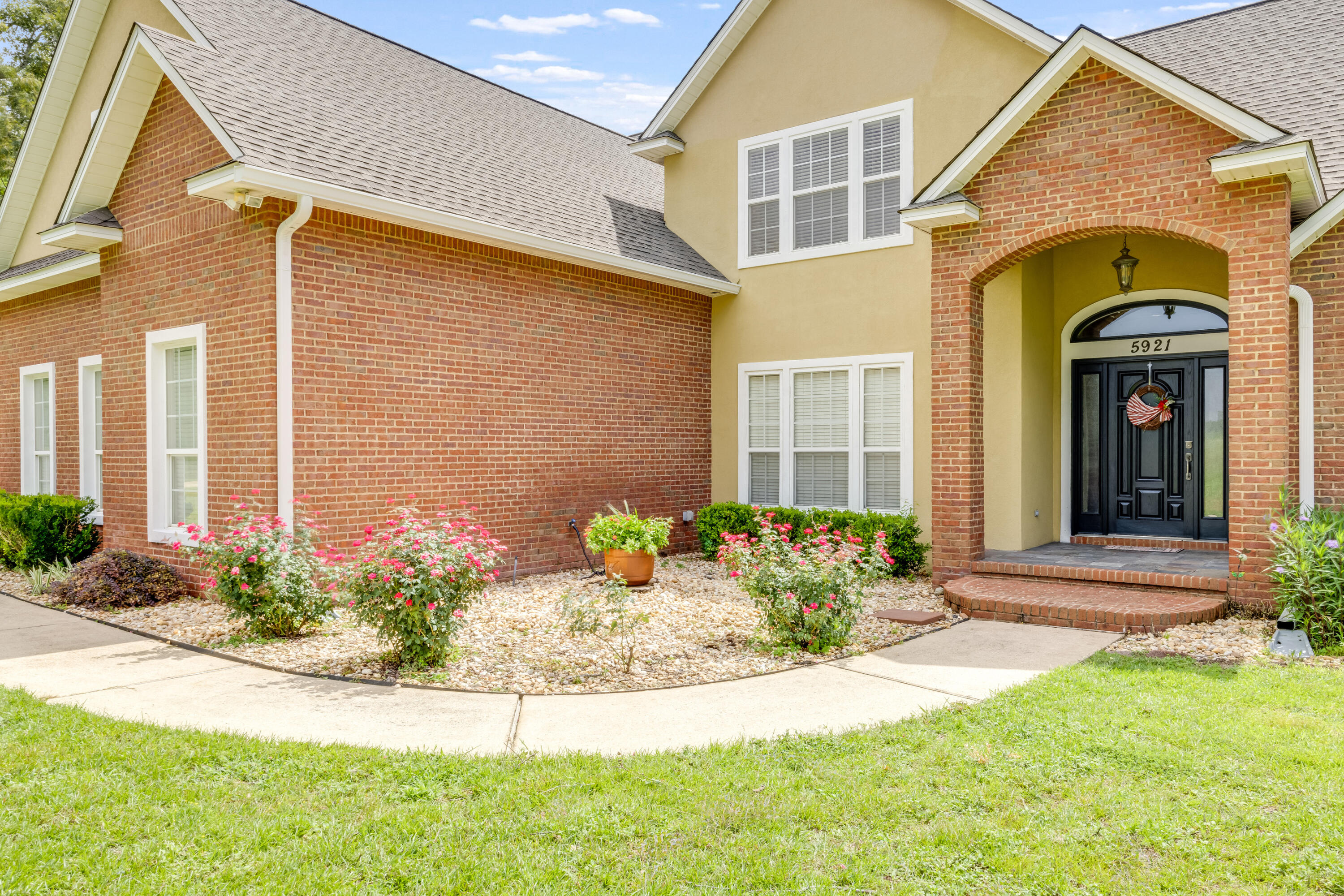 5921 Oak Hill Road Crestview, FL 32536 - Photo 5 of 58 Front Sidewalk