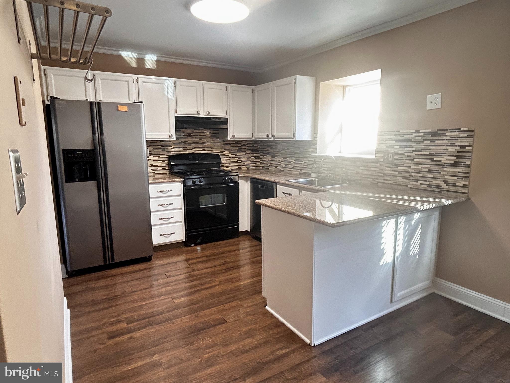 404 Snowflake Circle Eagleville, PA 19403 - Photo 3 of 12 Kitchen