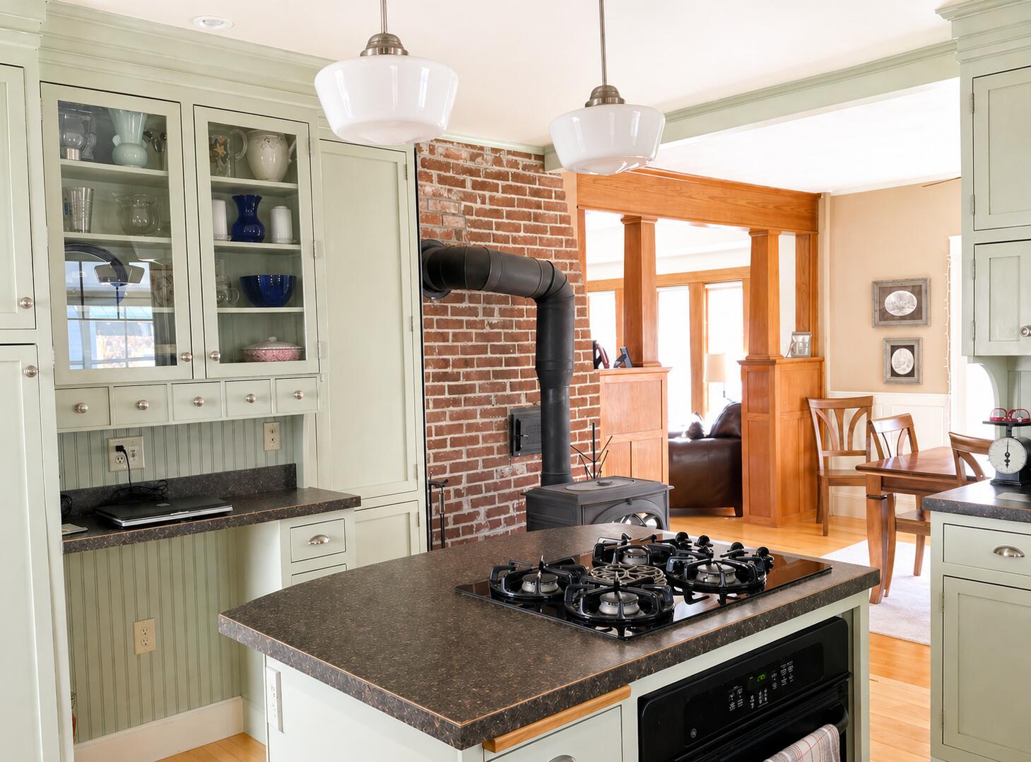 6 Franklin Street Caribou, ME 04736 - Photo 4 of 23 Stove