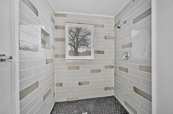 $1,600 | 2205 Sumpter Street, Houston, TX 77026