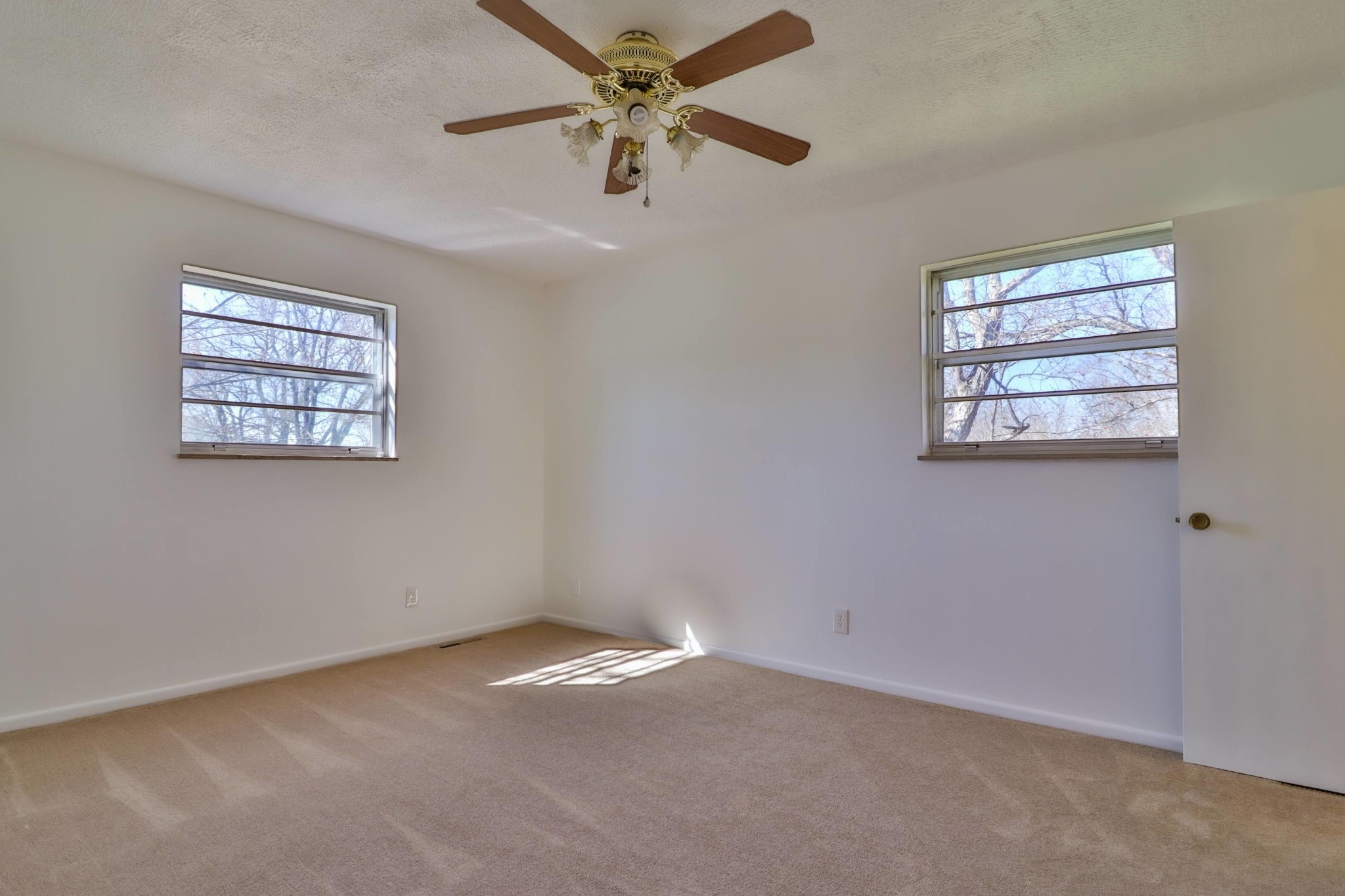 2701 Byington Beaver Ridge Road Knoxville, TN 37931 - Photo 15 of 29 a view of an empty room with a window