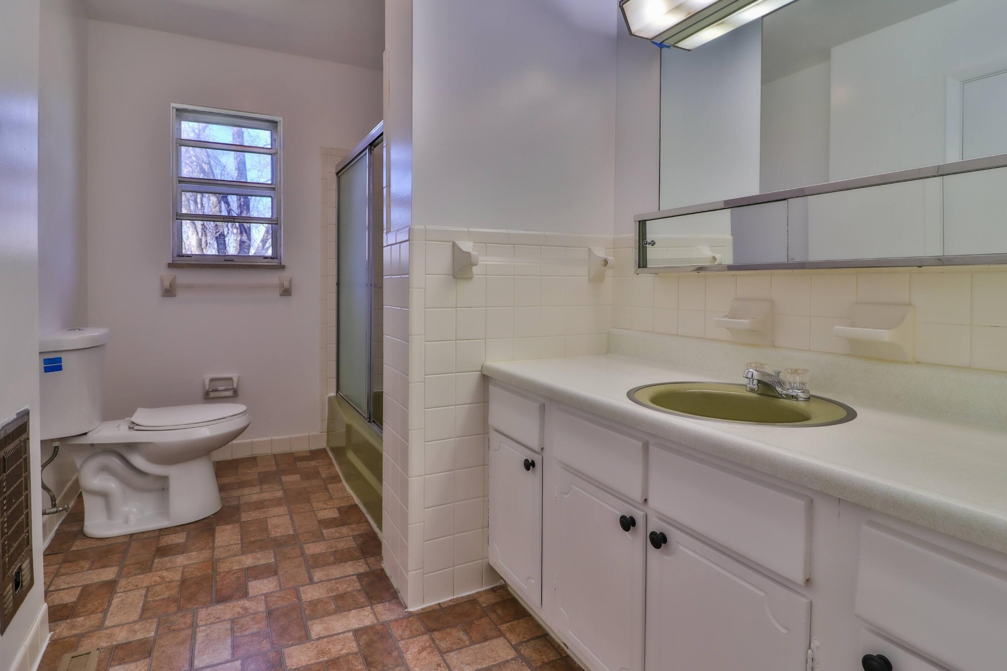 2701 Byington Beaver Ridge Road Knoxville, TN 37931 - Photo 17 of 29 a bathroom with a sink and a toilet