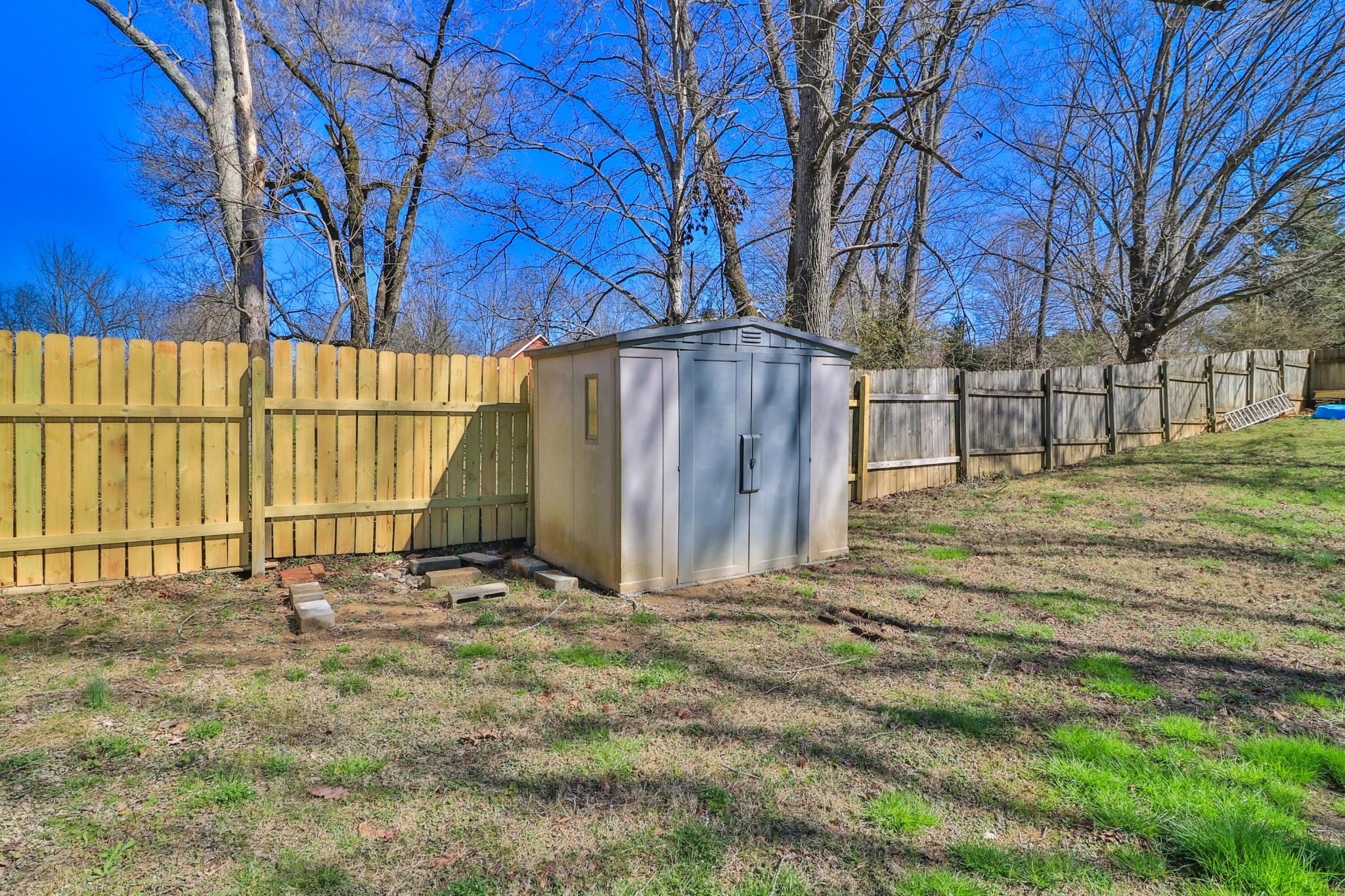2701 Byington Beaver Ridge Road Knoxville, TN 37931 - Photo 27 of 29 a view of a backyard of the house