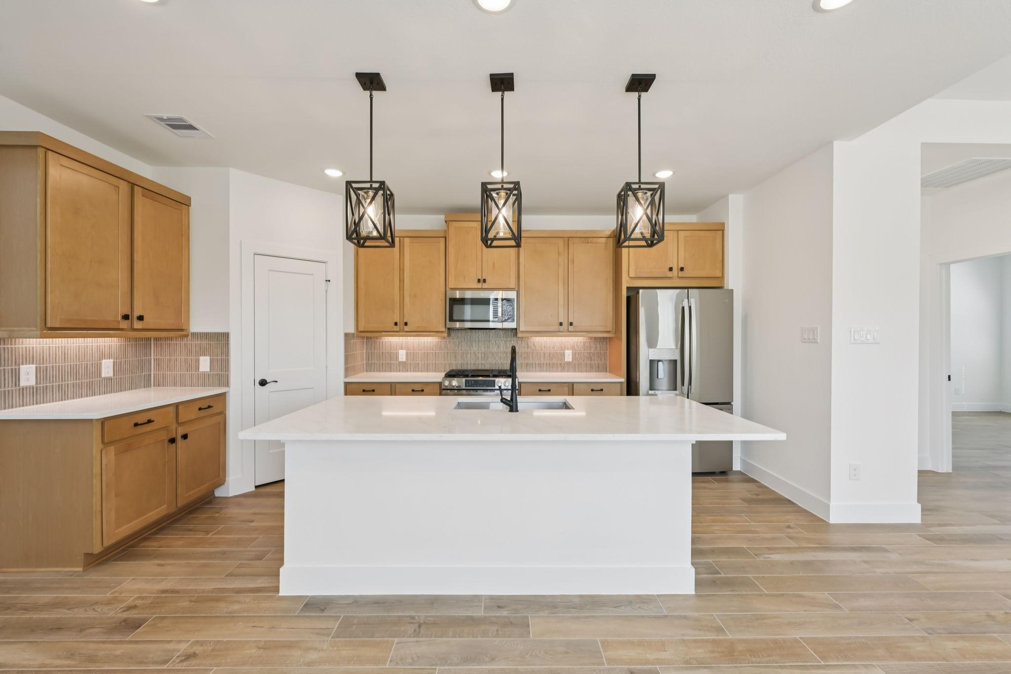 12818 Meadow Wind Way Conroe, TX 77302 - Photo 2 of 41