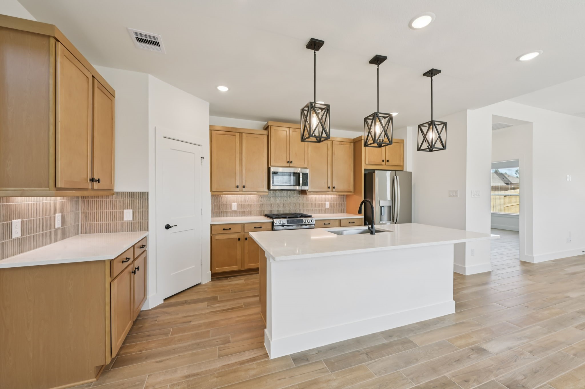 12818 Meadow Wind Way Conroe, TX 77302 - Photo 4 of 41