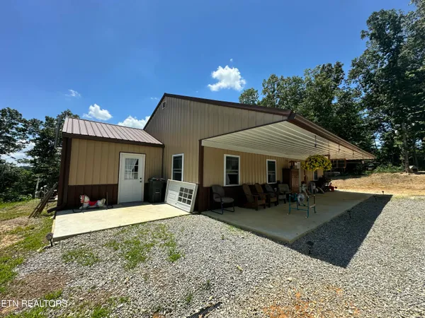 $223,780 | 1561 Coon Hollow Road, Deer Lodge, TN 37726
