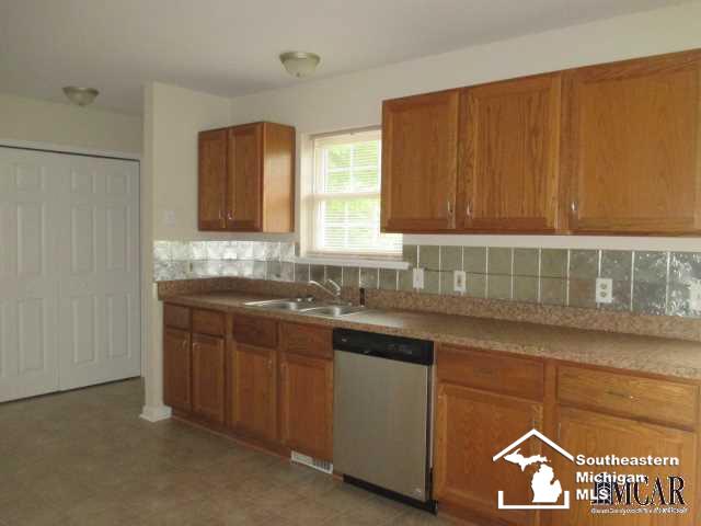 14184 Wanty Road Milan, MI 48160 - Photo 4 of 23