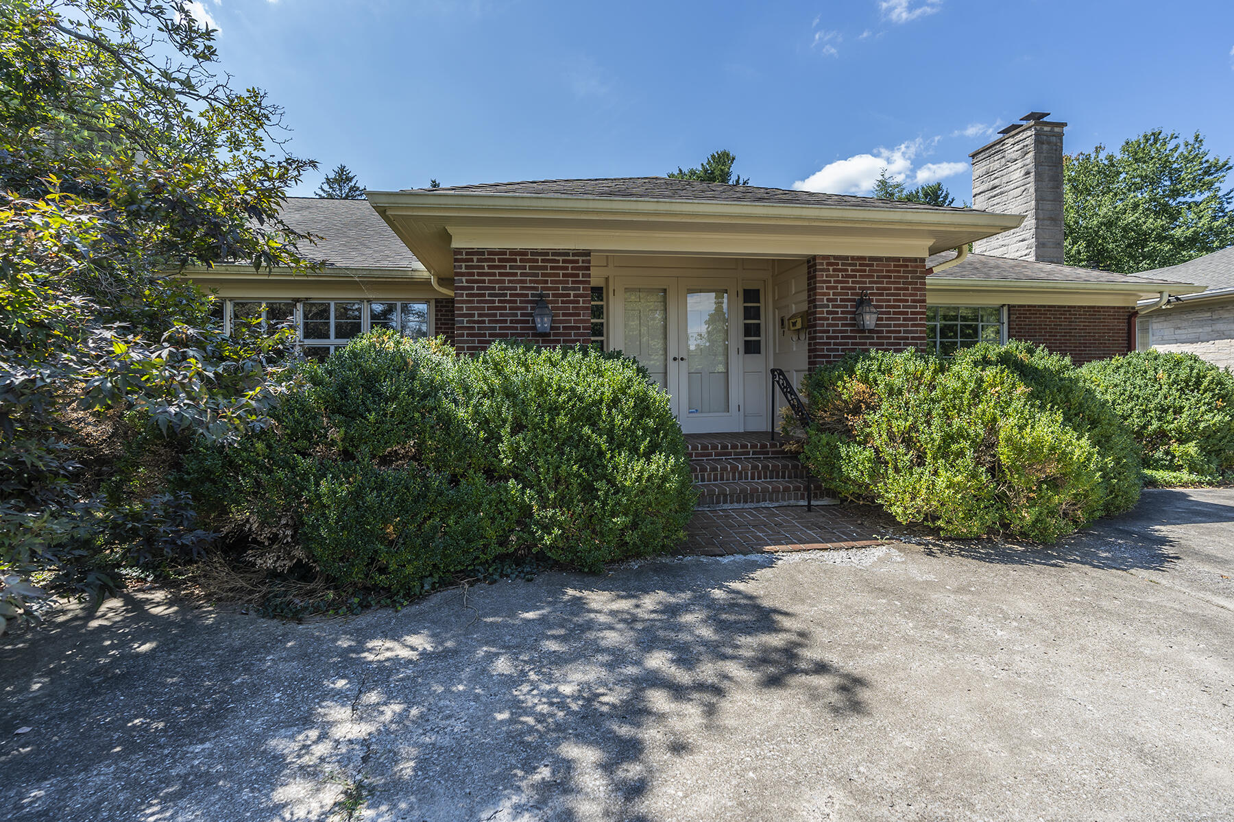 1828 Richmond Road Lexington, KY 40502 - Photo 4 of 49 1828richmond04
