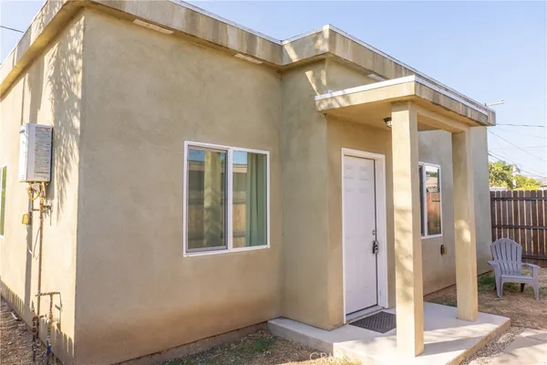 $2,400 | 9111 Bluford Avenue, Whittier, CA 90605
