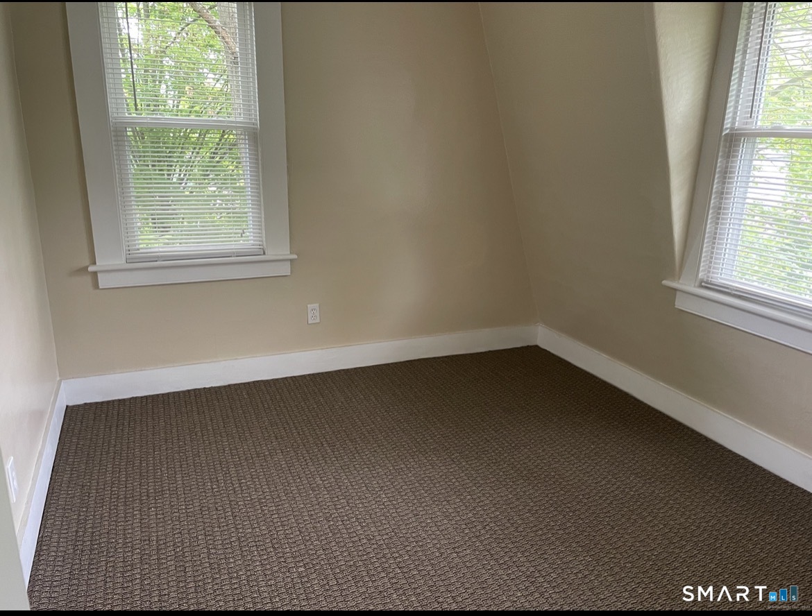 26 Cedric Avenue Derby, CT 06418 - Photo 4 of 8