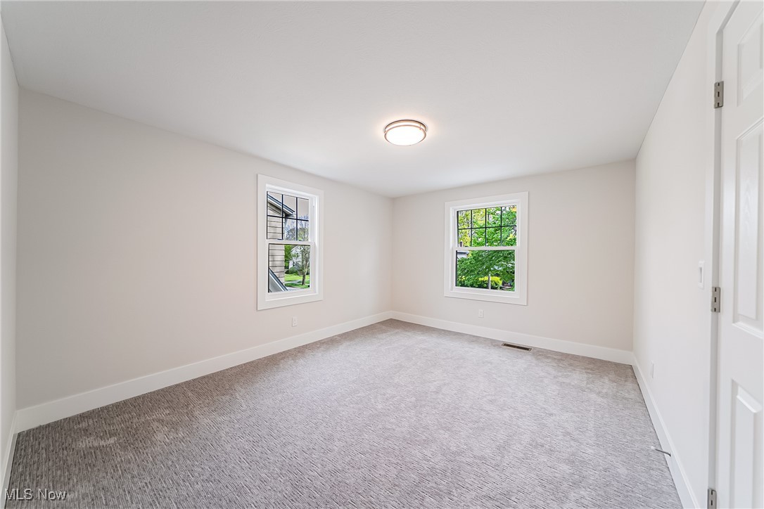 3817 Summit Park Road Cleveland Heights, OH 44121 - Photo 20 of 29 Carpeted bedroom