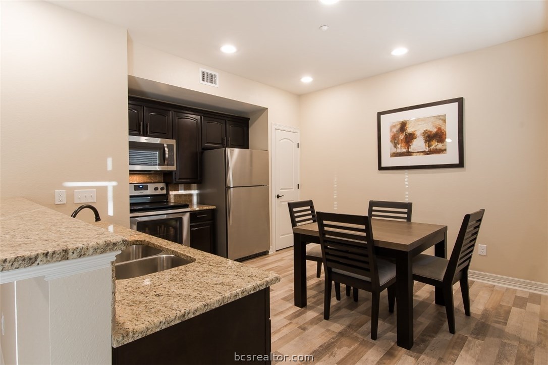 7273 John Sharp Parkway, Unit 1103 Bryan, TX 77807 - Photo 14 of 32