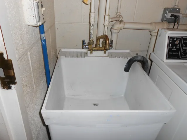 $264,900 | 6330 Lincoln Avenue, Unit 2A, Morton Grove, IL 60053