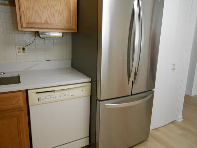 $264,900 | 6330 Lincoln Avenue, Unit 2A, Morton Grove, IL 60053