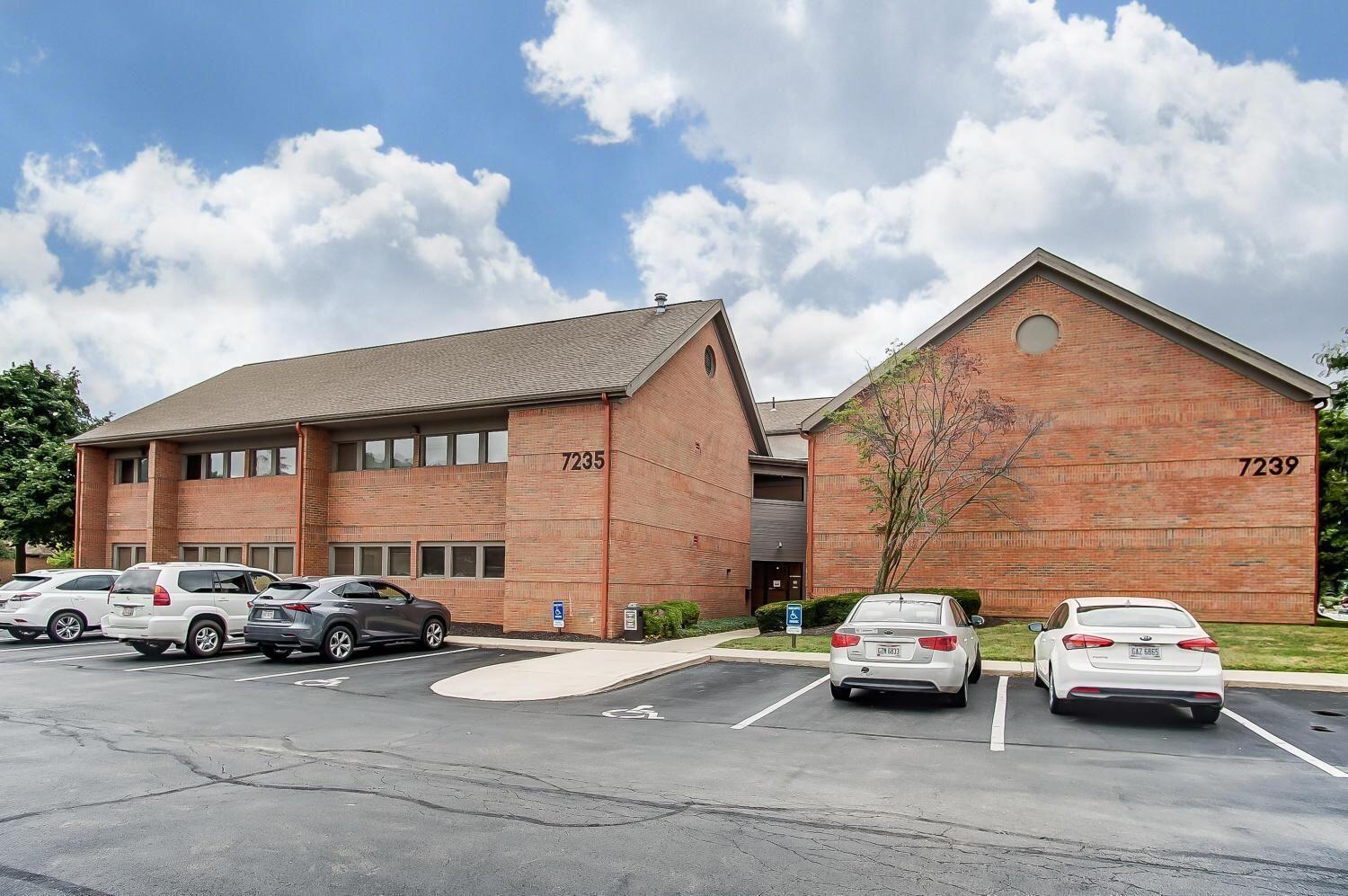 7235 Sawmill Road, Unit 7235B Dublin, OH 43016 - Photo 2 of 23 Exterior2