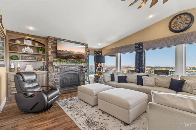 $999,000 | 528 Crestline Cir Drive, Lewiston, ID 83501