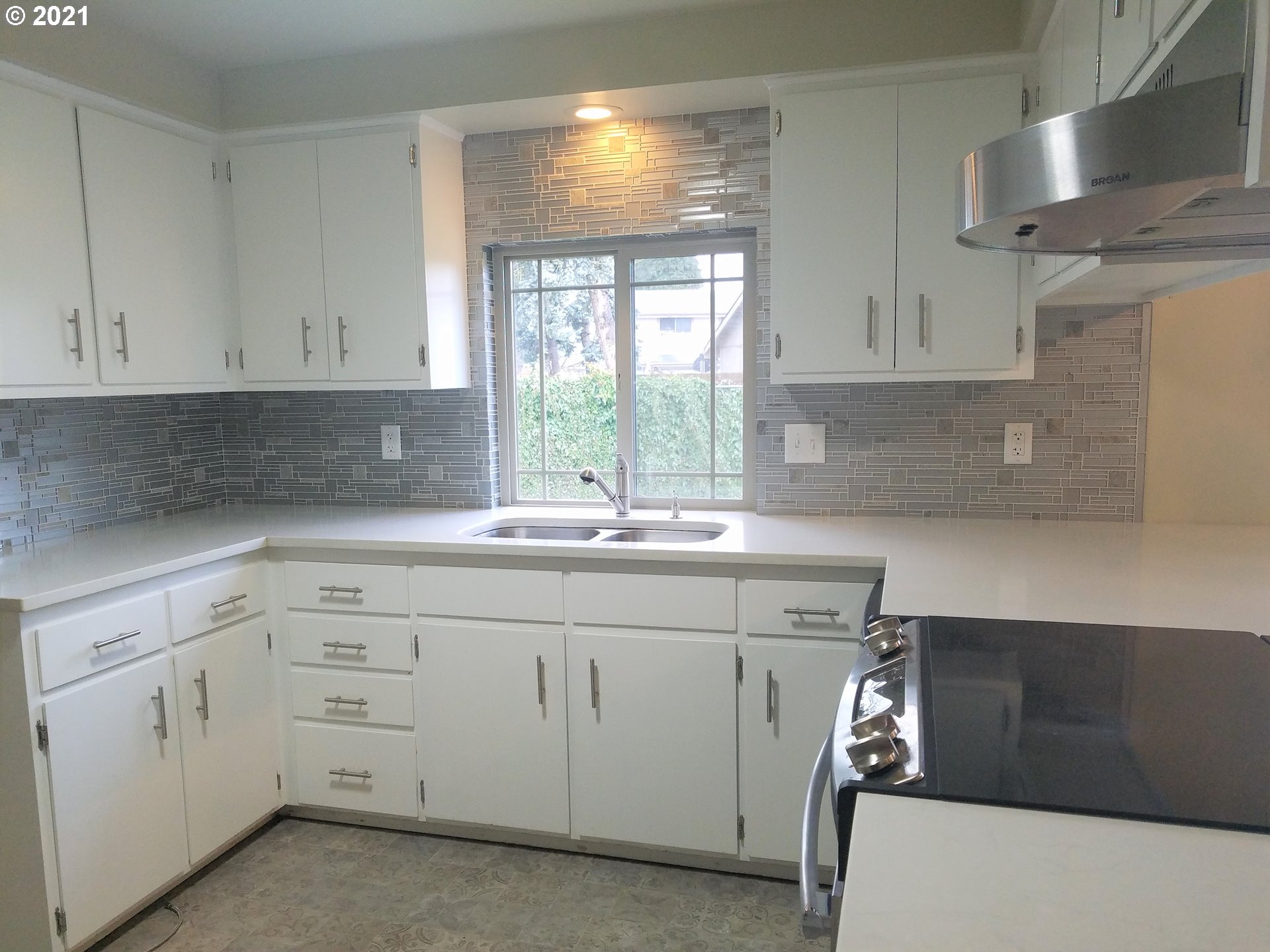 249 South 35th Street Springfield, OR 97478 - Photo 8 of 23