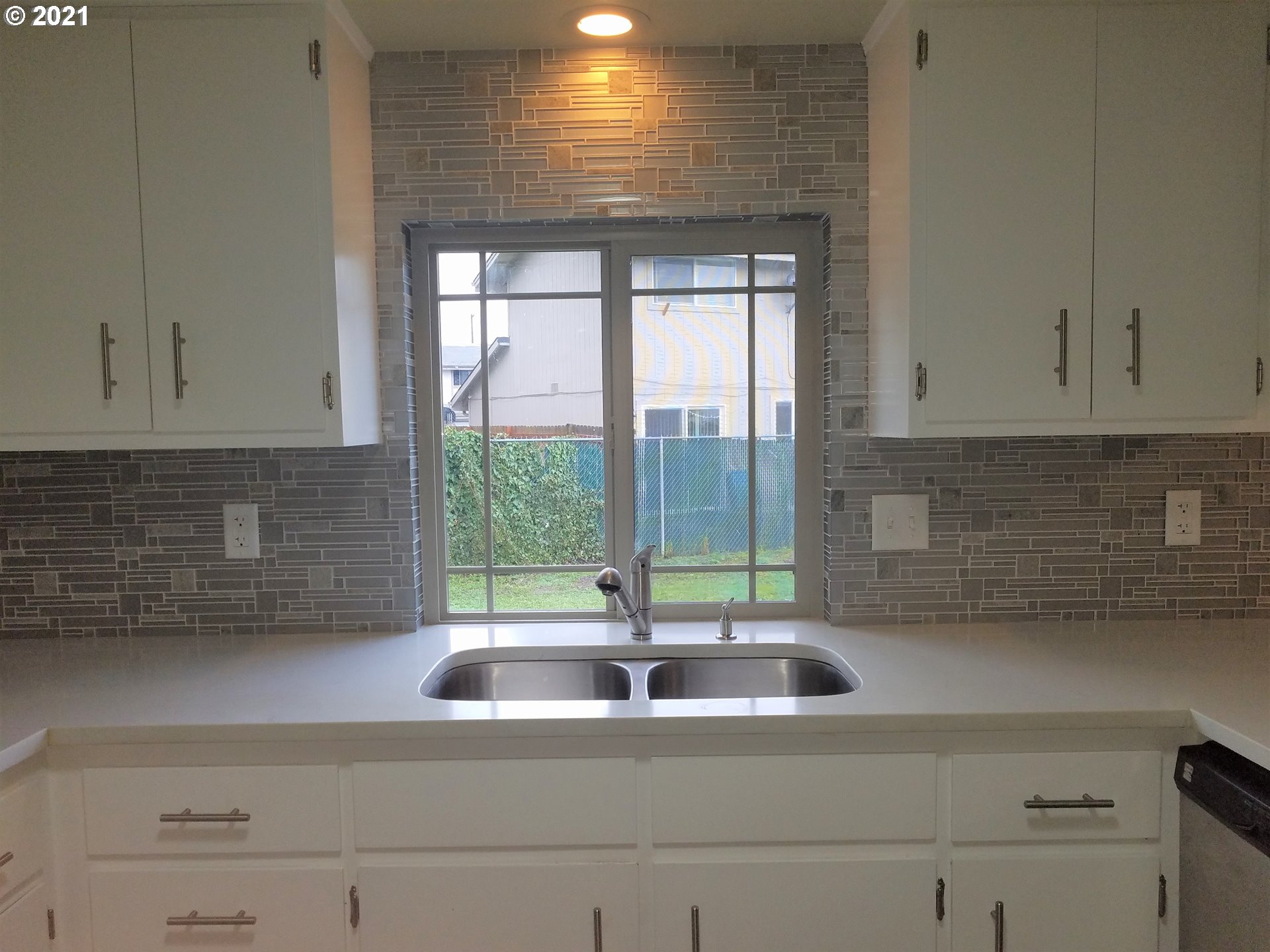 249 South 35th Street Springfield, OR 97478 - Photo 10 of 23