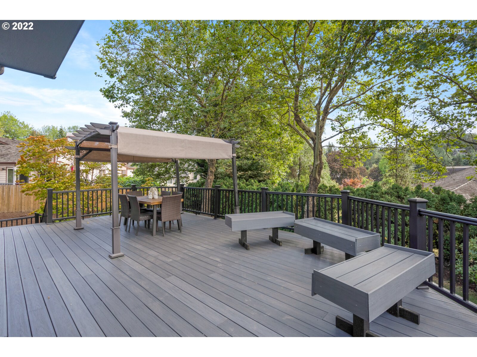 6806 Southwest Windemere Loop Portland, OR 97225 - Photo 18 of 30 Gallery Image 18