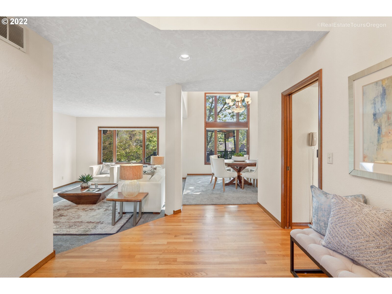 6806 Southwest Windemere Loop Portland, OR 97225 - Photo 2 of 30 Gallery Image 2