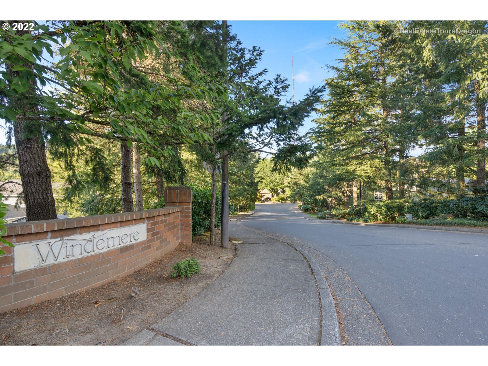 6806 Southwest Windemere Loop Portland, OR 97225 - Photo 24 of 30 Gallery Image 24