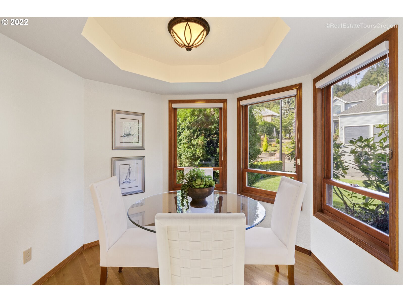 6806 Southwest Windemere Loop Portland, OR 97225 - Photo 9 of 30 Gallery Image 9