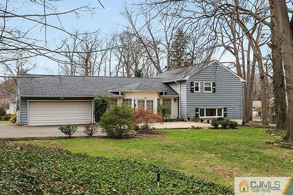 29 Nottingham Road Edison, NJ 08820 - Photo 16 of 18 a front view of a house with garden