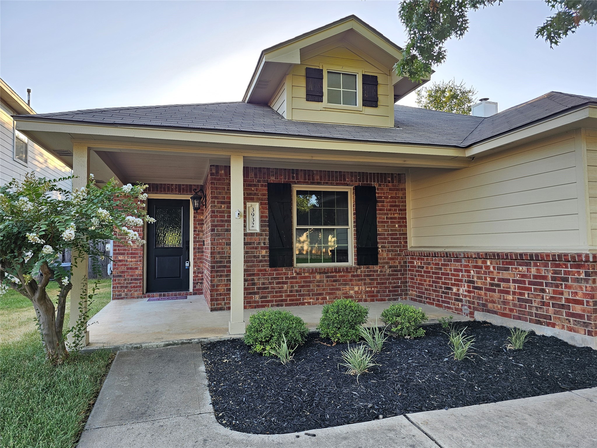 3932 Haleys Way Round Rock, TX 78665 - Photo 3 of 29 Gallery Image 3