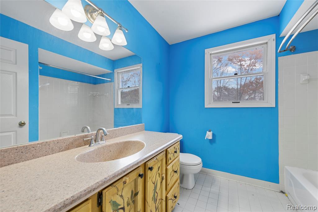 1425 Perry Lake Road Ortonville, MI 48462 - Photo 10 of 17 Gallery Image 10