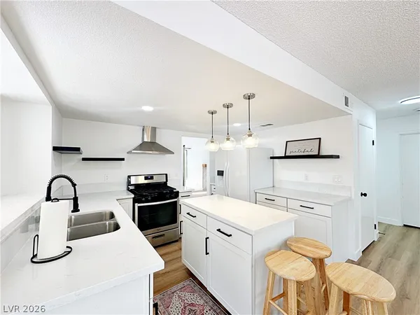$2,590 | 7040 Encore Way, Las Vegas, NV 89119