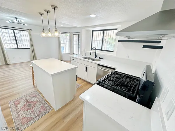 $2,590 | 7040 Encore Way, Las Vegas, NV 89119