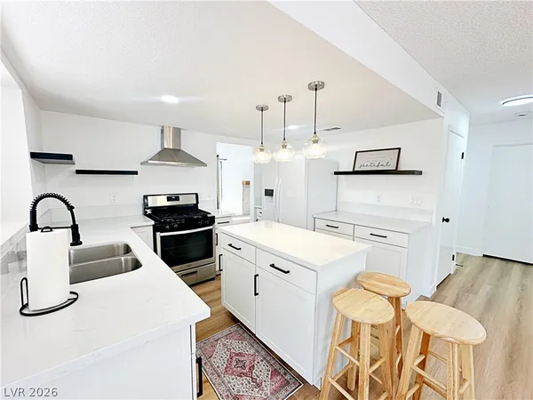 $2,590 | 7040 Encore Way, Las Vegas, NV 89119
