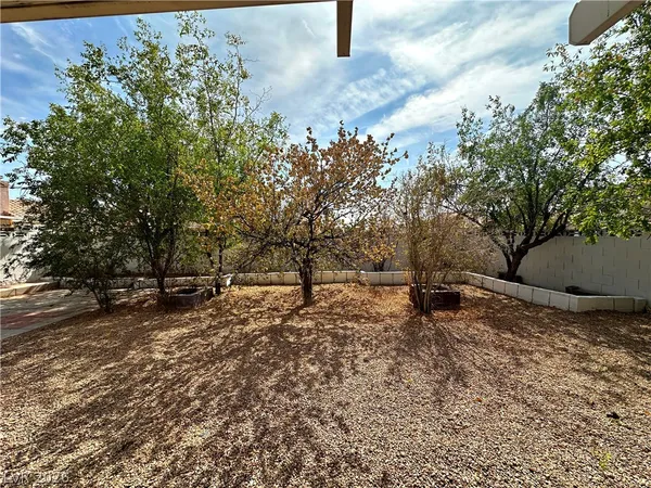 $2,590 | 7040 Encore Way, Las Vegas, NV 89119