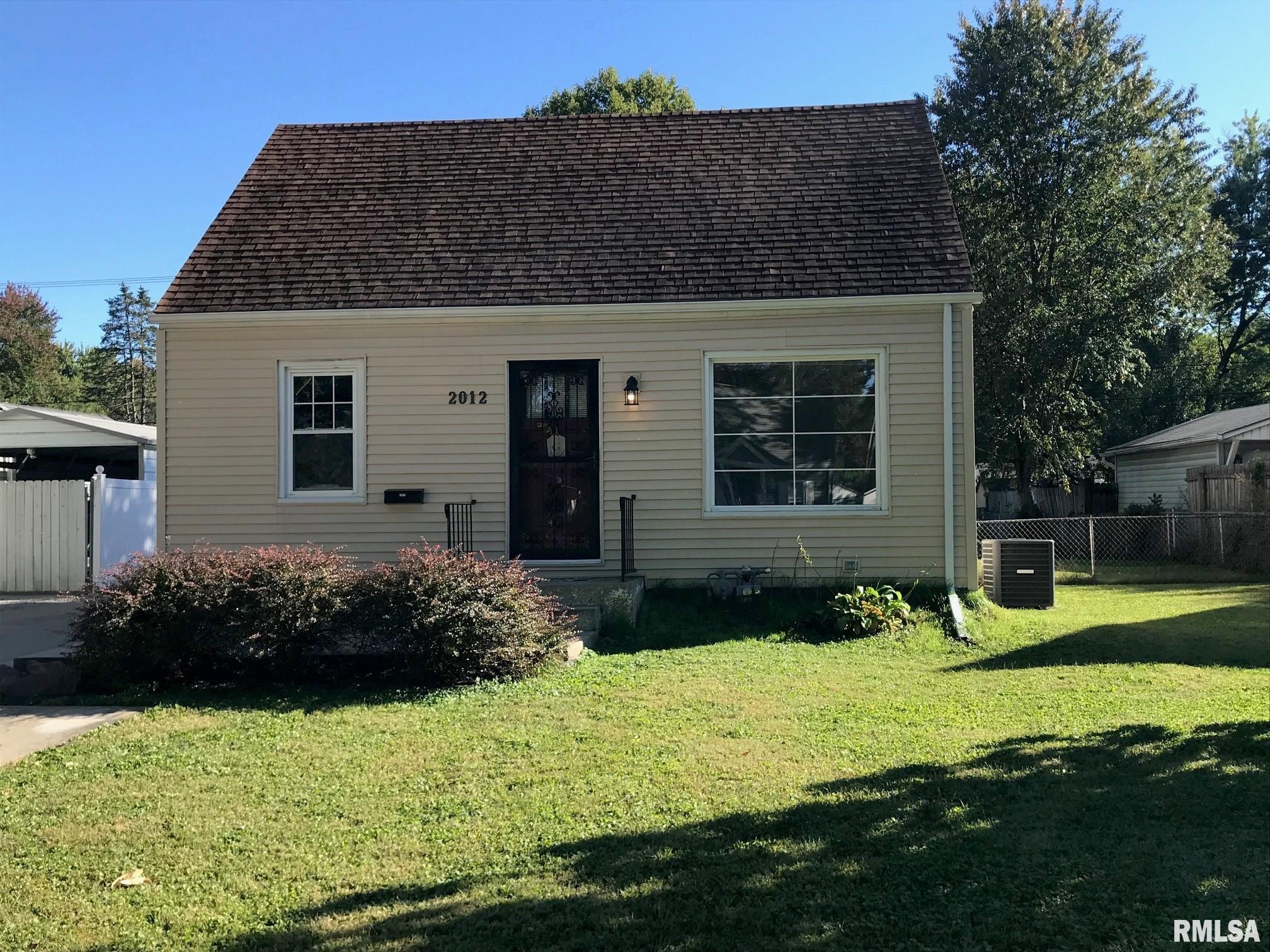 2012 East Hood Street Springfield, IL 62703 - Photo 2 of 30