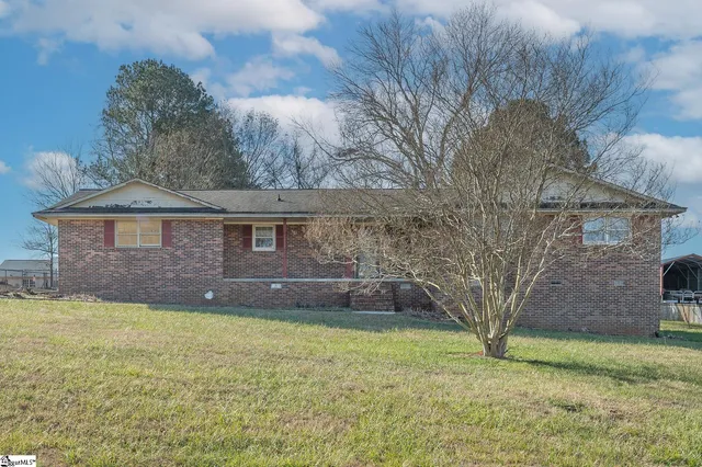 $225,000 | 221 Greenland Road, Anderson, SC 29626