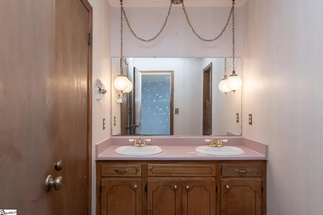 $225,000 | 221 Greenland Road, Anderson, SC 29626