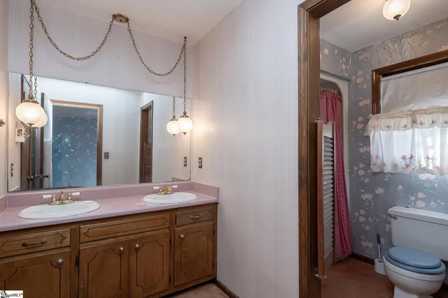 $225,000 | 221 Greenland Road, Anderson, SC 29626