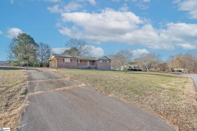 $225,000 | 221 Greenland Road, Anderson, SC 29626