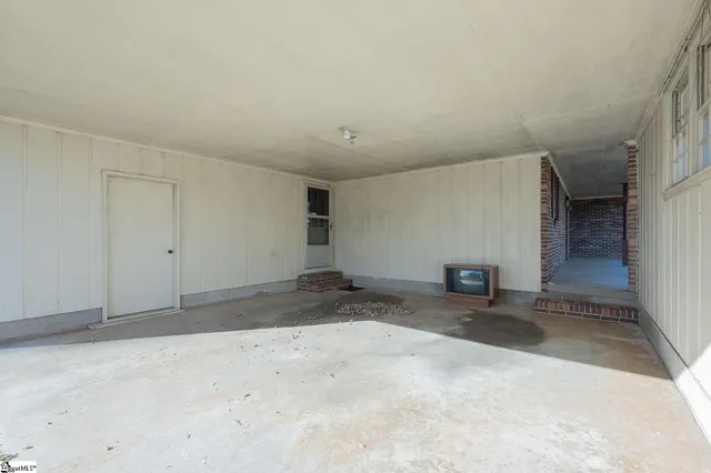 $225,000 | 221 Greenland Road, Anderson, SC 29626